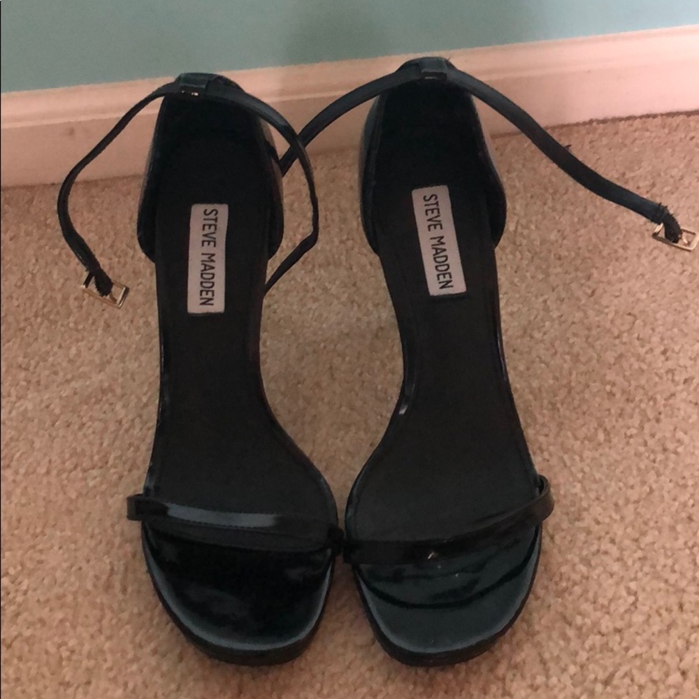 Heels - Picture 2 of 3